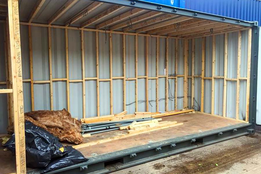 Bar de lujo en un contenedor marítimo 3