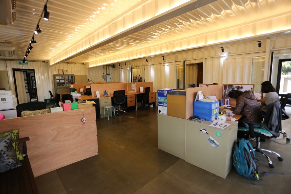 Campus de desarrollo sostenible basado en contenedores marítimos 3