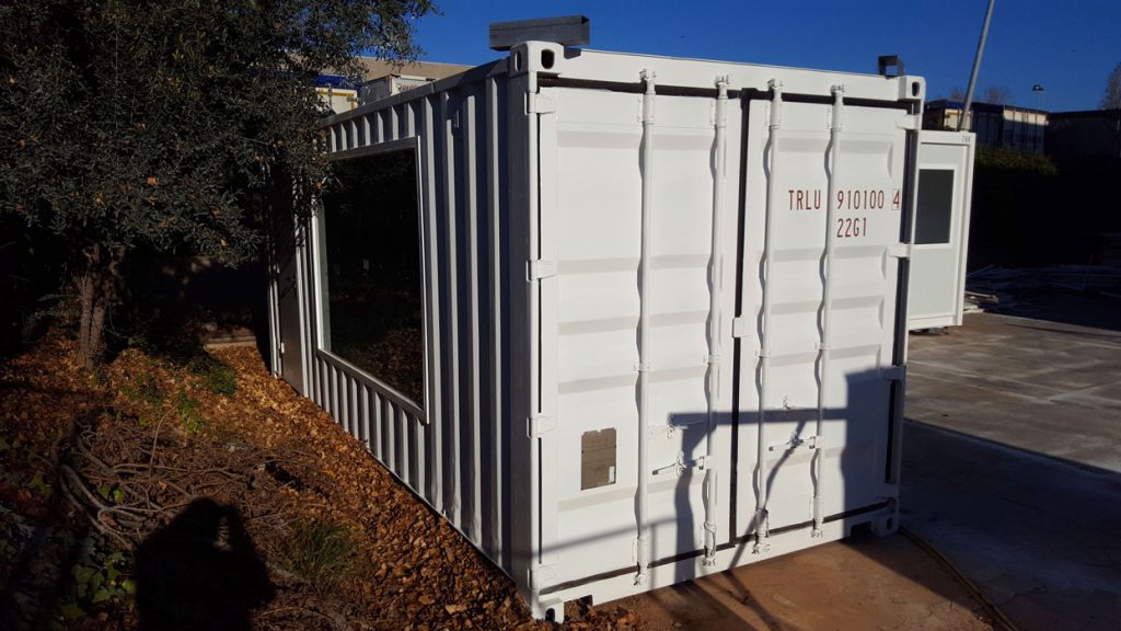 Contenedor de 20 pies / 6m transformado en una oficina 1