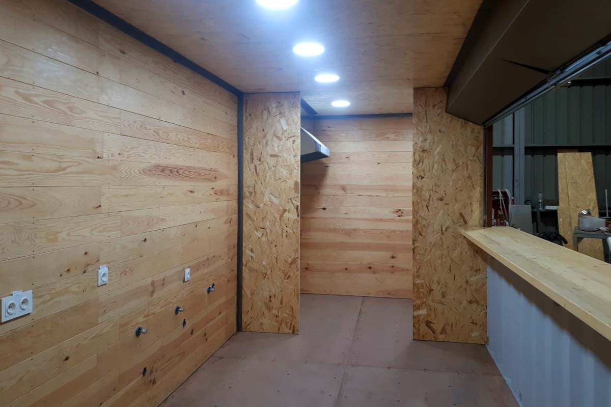 Bar contenedor en piscina 10