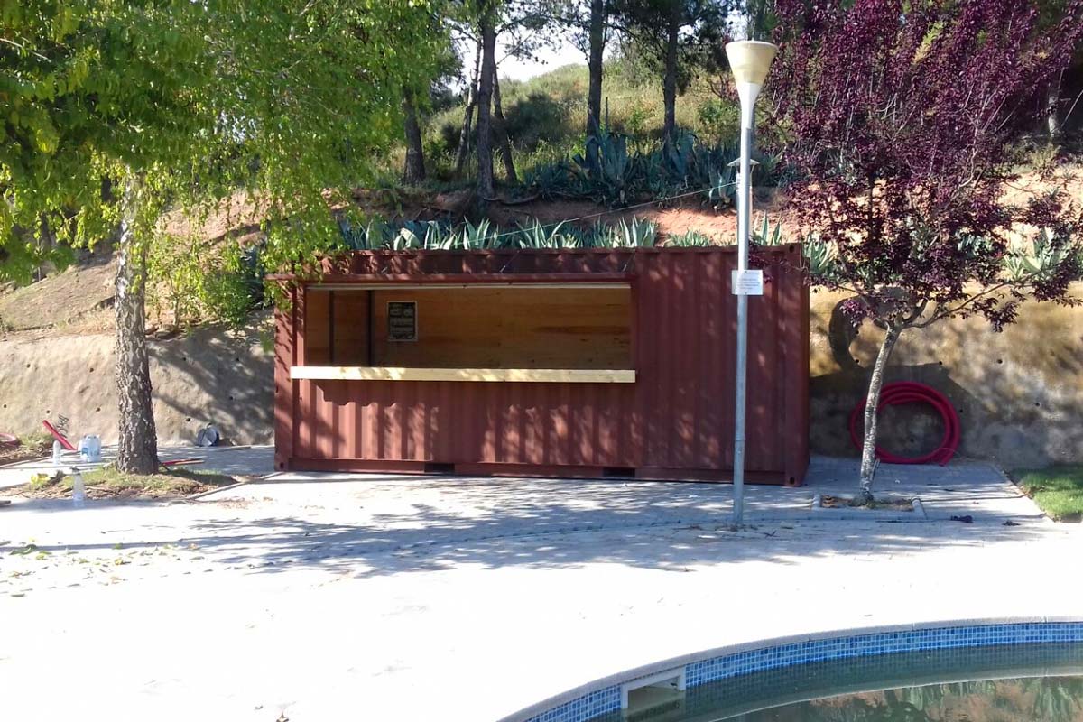 Bar contenedor en piscina 6