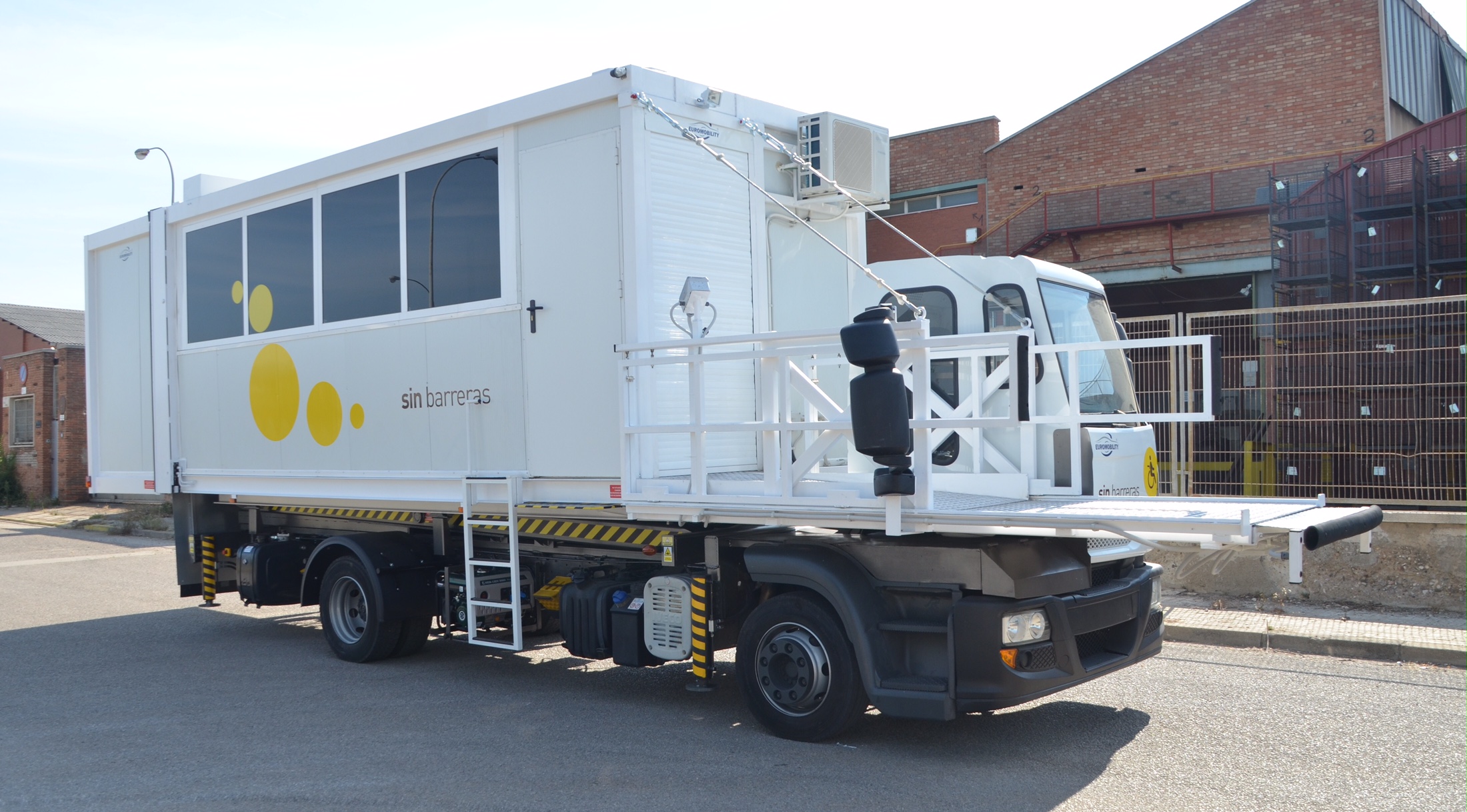 Vehículo Transelevador Personas "Ambulift" 6