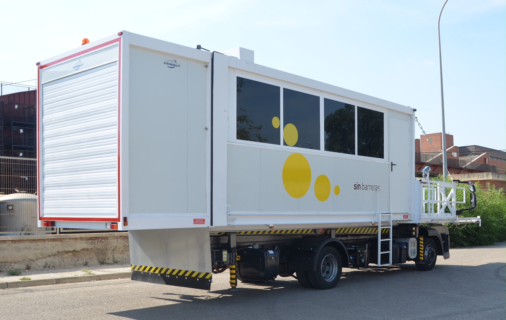 Vehículo Transelevador Personas "Ambulift" 1